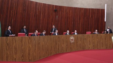 TSE aprova calendário eleitoral e regulamenta uso de IA nas Eleições 2026